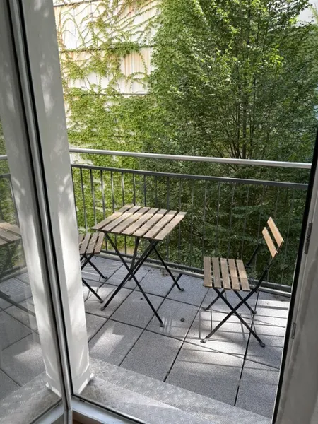 Stilvolle 1-Zimmer-Wohnung mit Einbauküche und Balkon in Prenzlauer Berg — photo 1